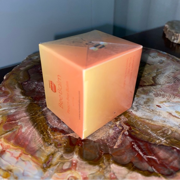 Peach 🍑 Bee Balm Lip Propolis Balm Pot - Picture 9 of 9